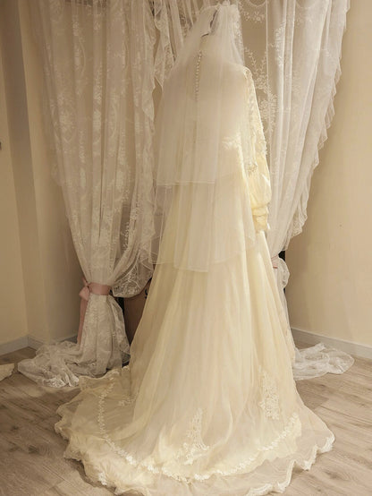 Simple A-Line Jewel Neck Bridal Gowns Sheer Long Sleeve Appliques Beads Tulle Wedding Dress AP3173