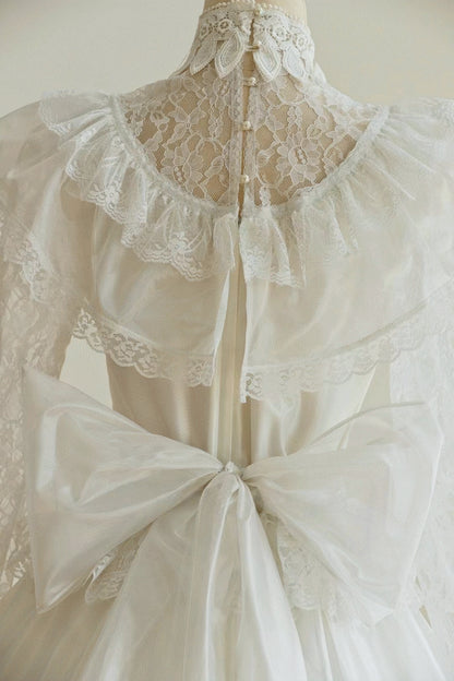 Minimalist A-Line High Collar Bridal Gowns Bow Lace Tulle Wedding Dress AP3174