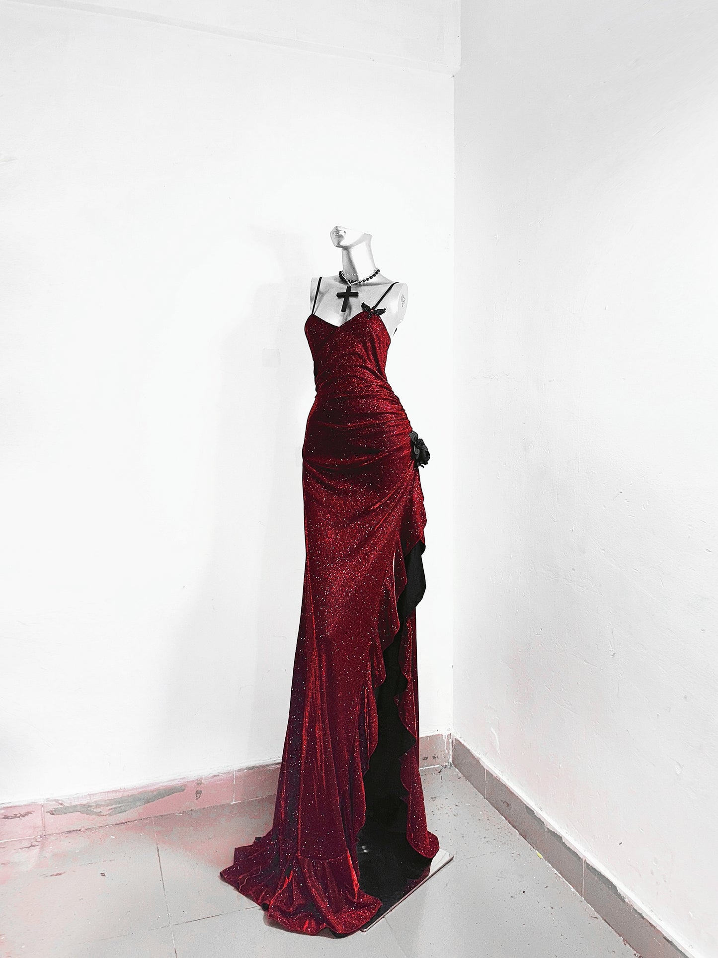 Flattering Sheath Spaghetti Strap Red Evening Dress Applique Sequins Ruffles Slit Prom Dress AP3177