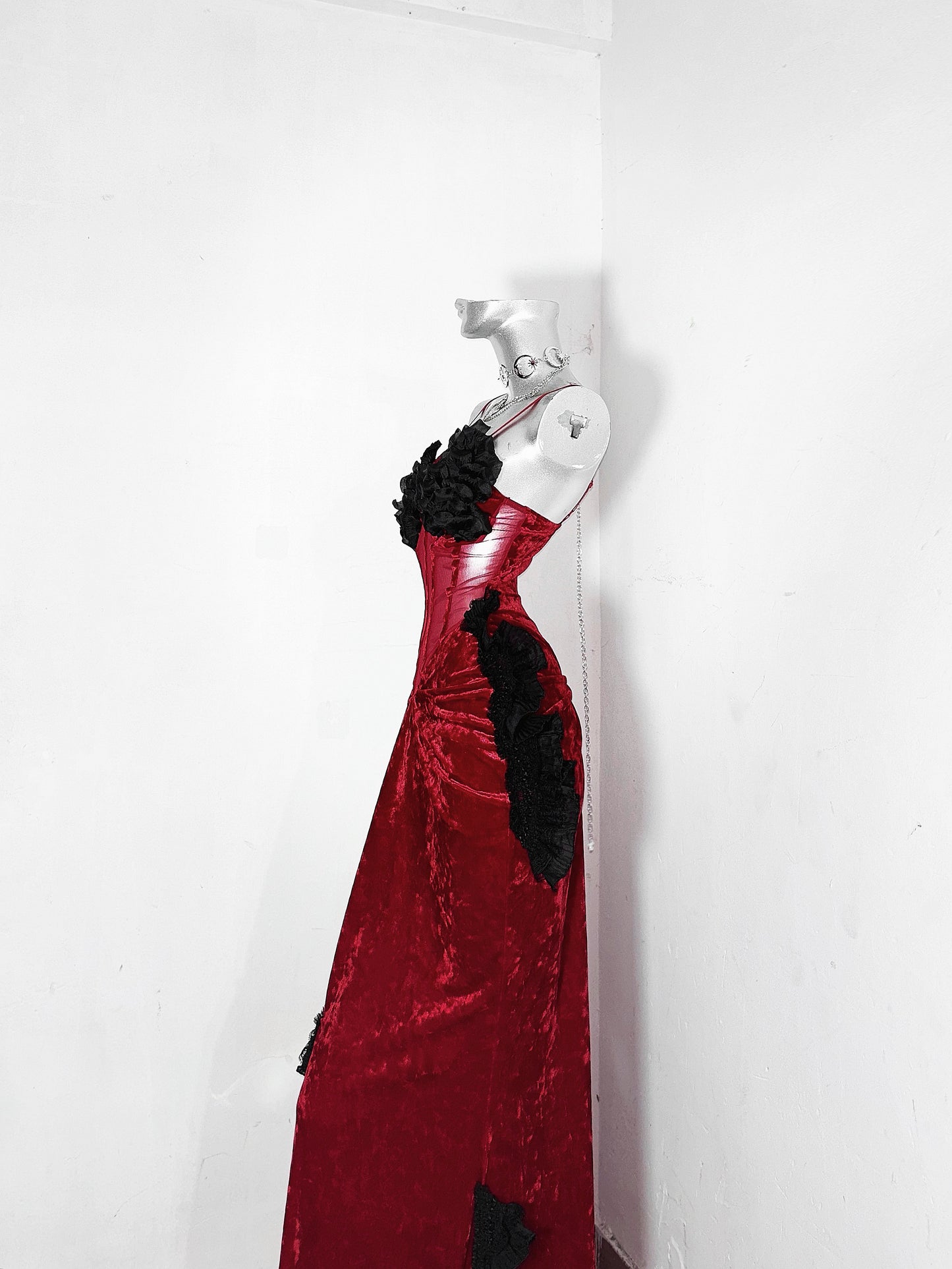 Trendy Sheath Spaghetti Strap Red Evening Dress Velvet Ruffles Prom Dress AP3178