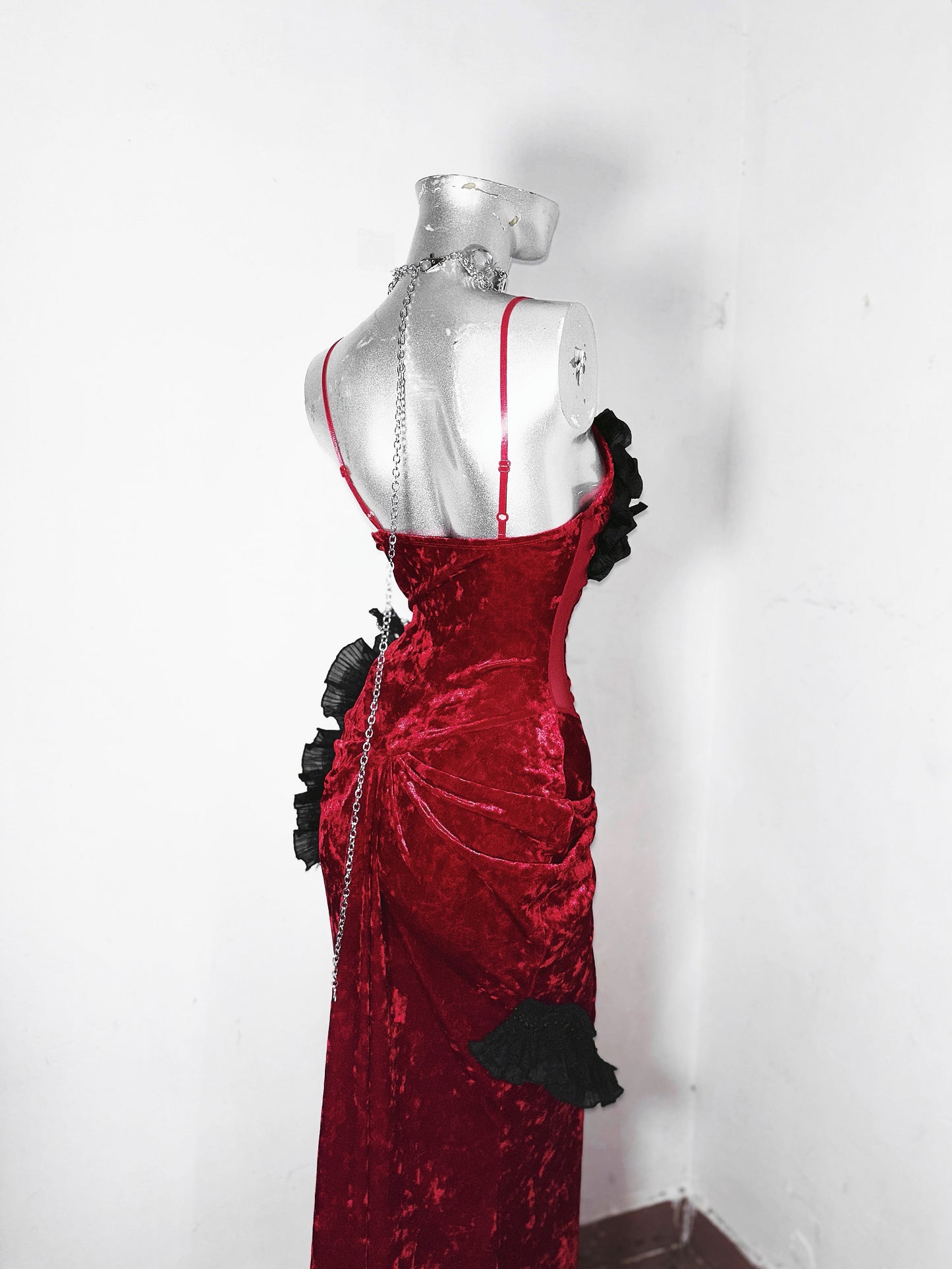 Trendy Sheath Spaghetti Strap Red Evening Dress Velvet Ruffles Prom Dress AP3178