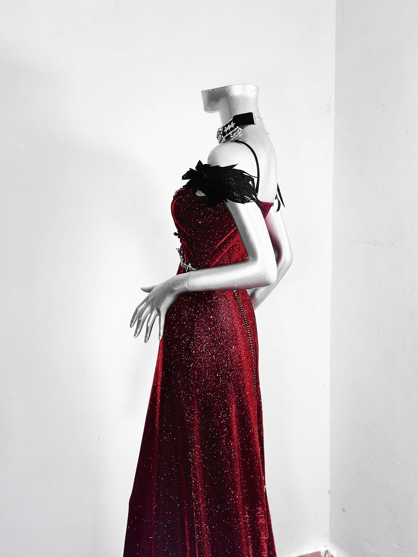 Sexy Off-Shoulder Sheath Maxi Dress Sequins Rhinestones Floor-Length Prom Dress AP3180