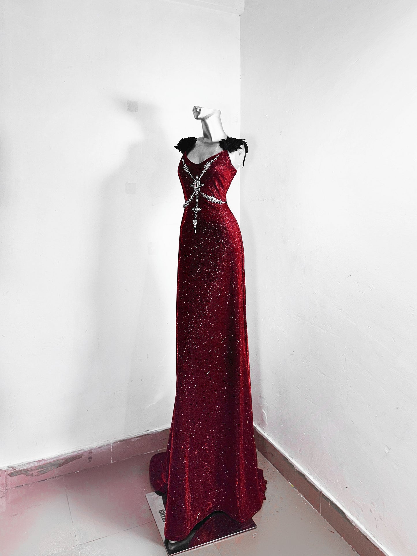 Sexy Off-Shoulder Sheath Maxi Dress Sequins Rhinestones Floor-Length Prom Dress AP3180