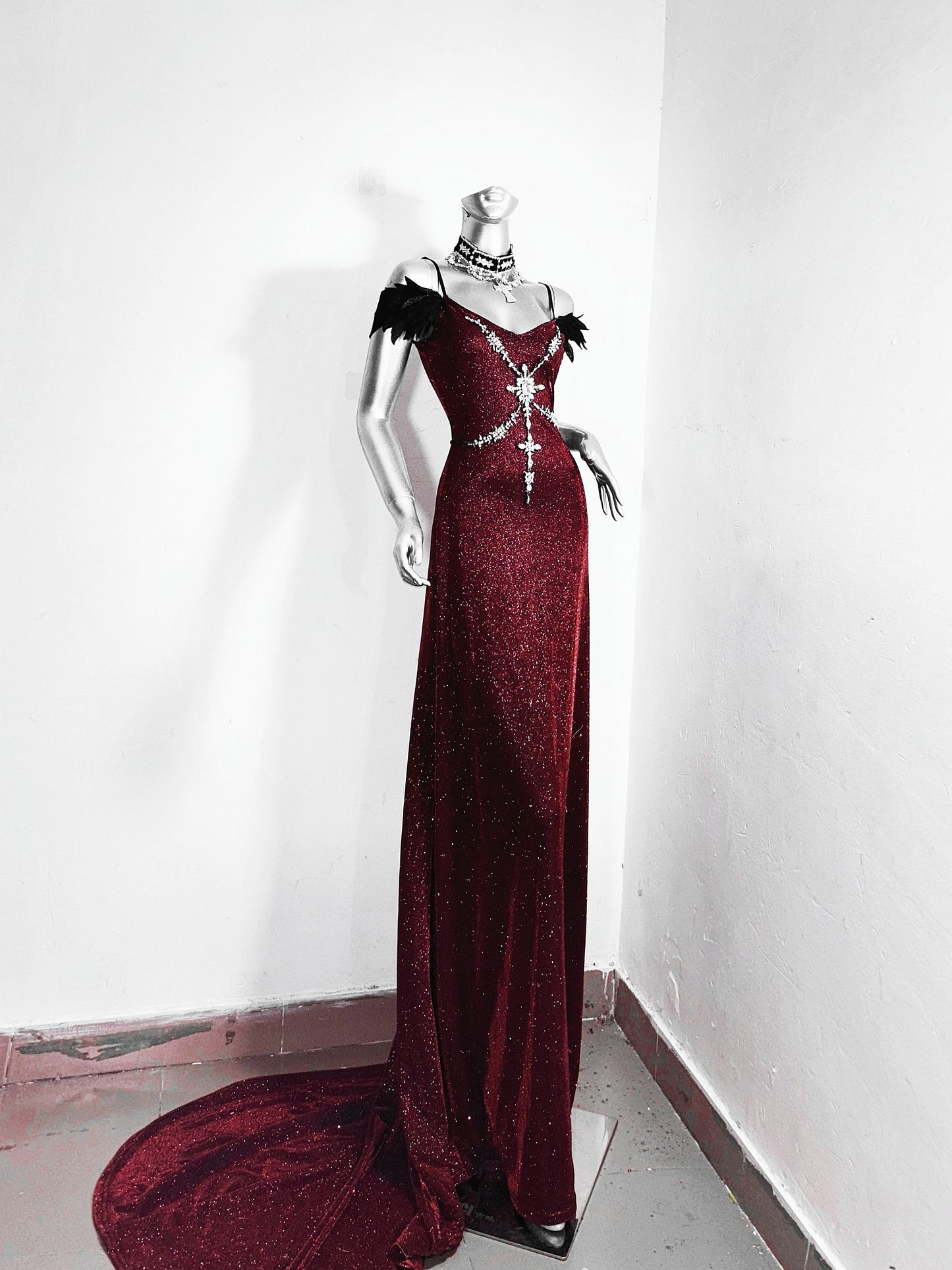 Sexy Off-Shoulder Sheath Maxi Dress Sequins Rhinestones Floor-Length Prom Dress AP3180