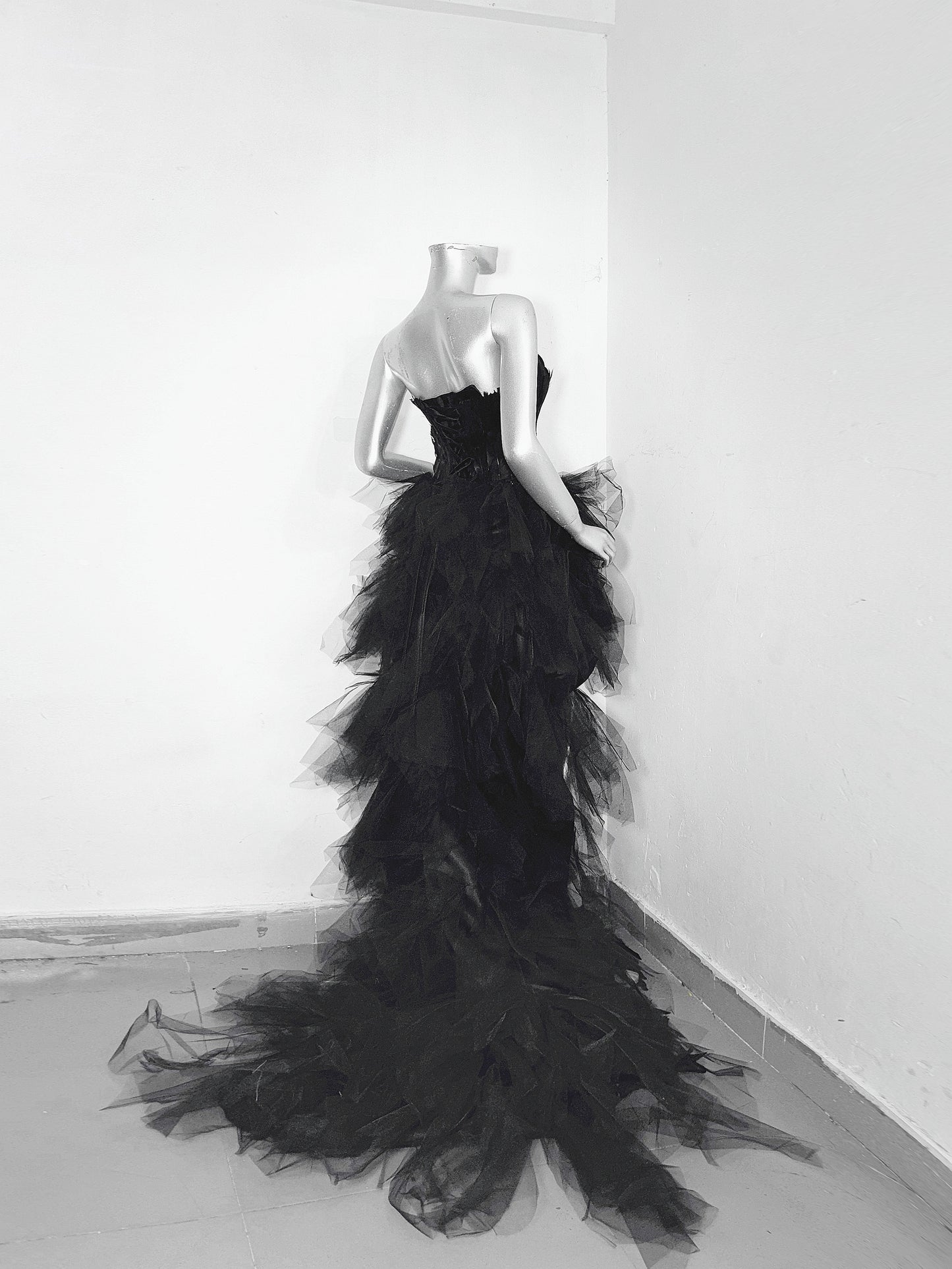 Modern Strapless A-Line Birthday Gowns With Train Rhinestones Feathers Homecoming Dress AP3182