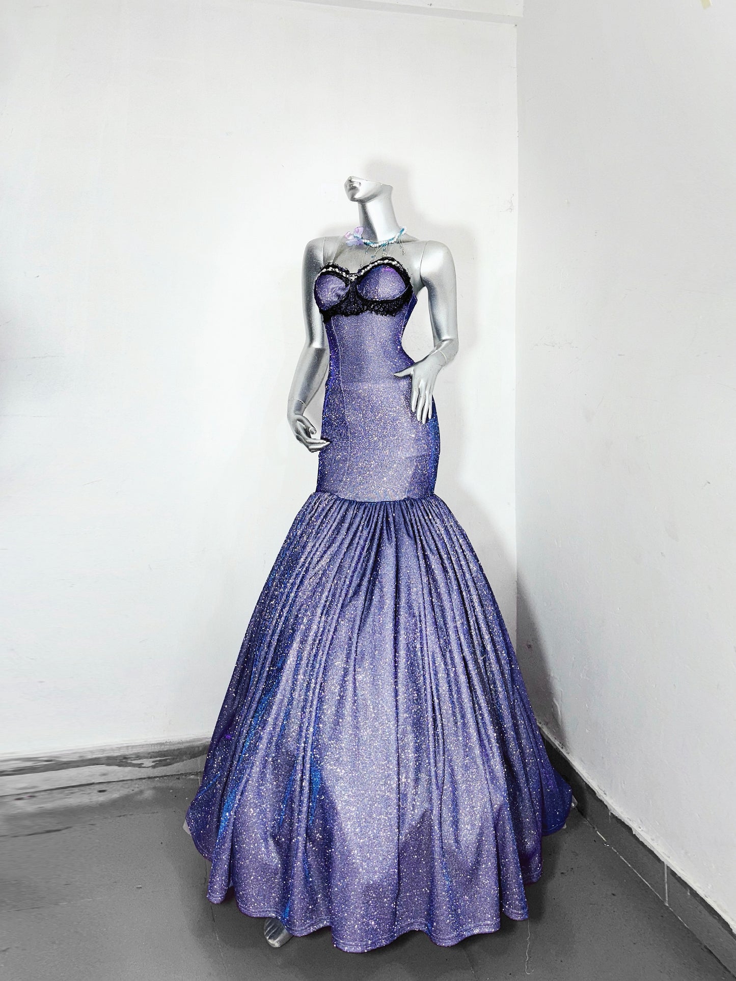 Pretty Strapless Mermaid Evening Gowns Lace Sequins Beads Prom Dress AP3184