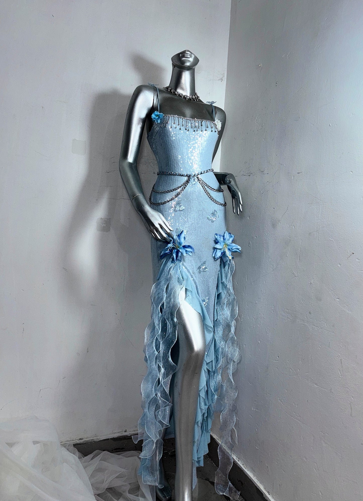 Maximalism Sheath Spaghetti Strap Evening Dress With Slit Sequins Beading Handmade Flowers Ruffles Prom Dress AP3186