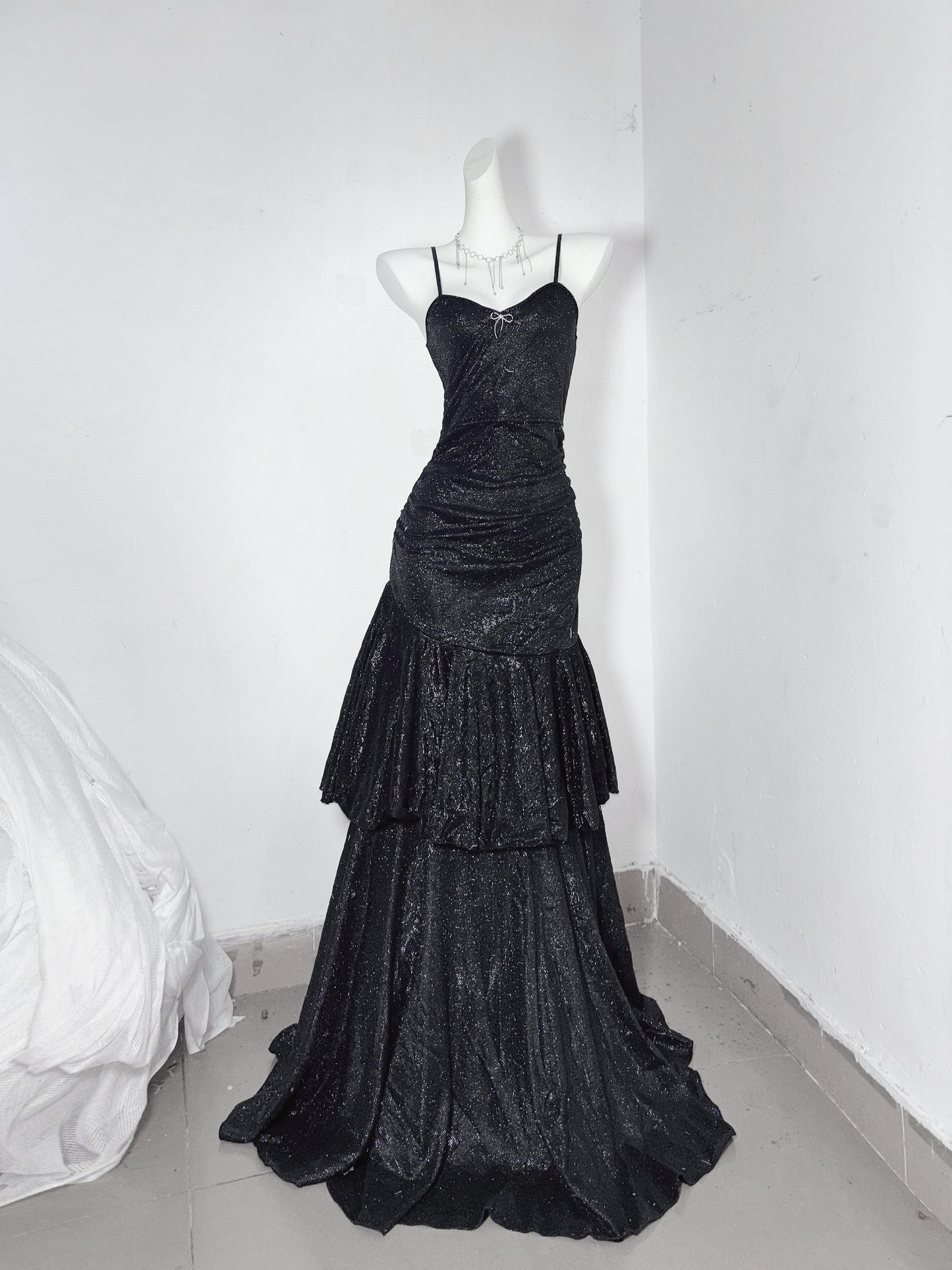 Chic Mermiad Spaghetti Strap Evening Dress Sequins Bow Black Prom Dress AP3193