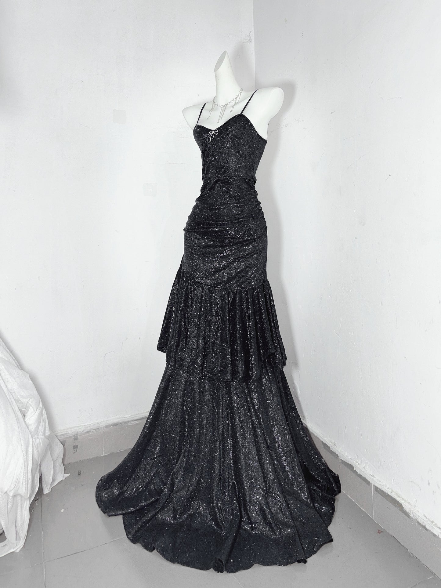 Chic Mermiad Spaghetti Strap Evening Dress Sequins Bow Black Prom Dress AP3193