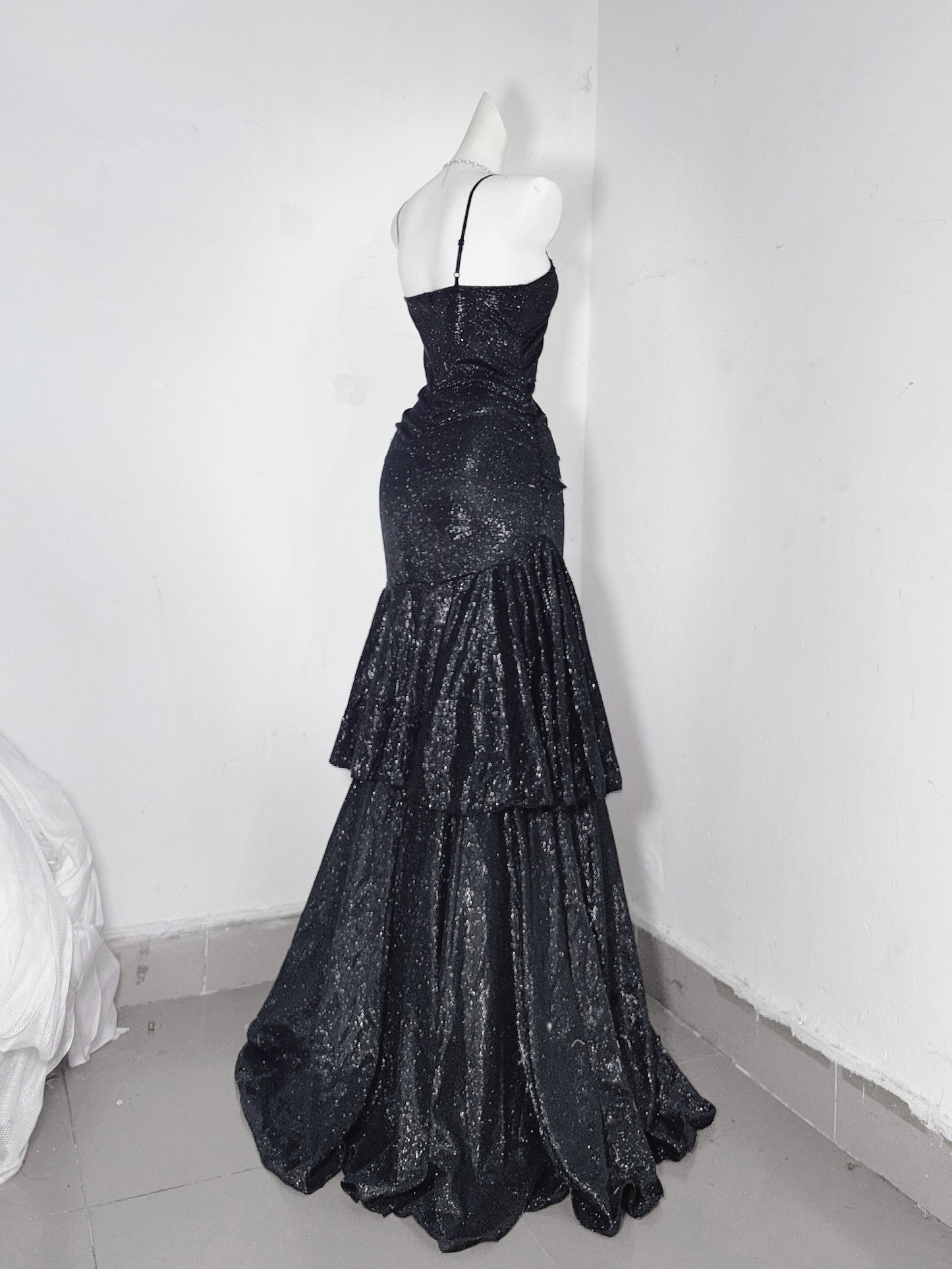 Chic Mermiad Spaghetti Strap Evening Dress Sequins Bow Black Prom Dress AP3193