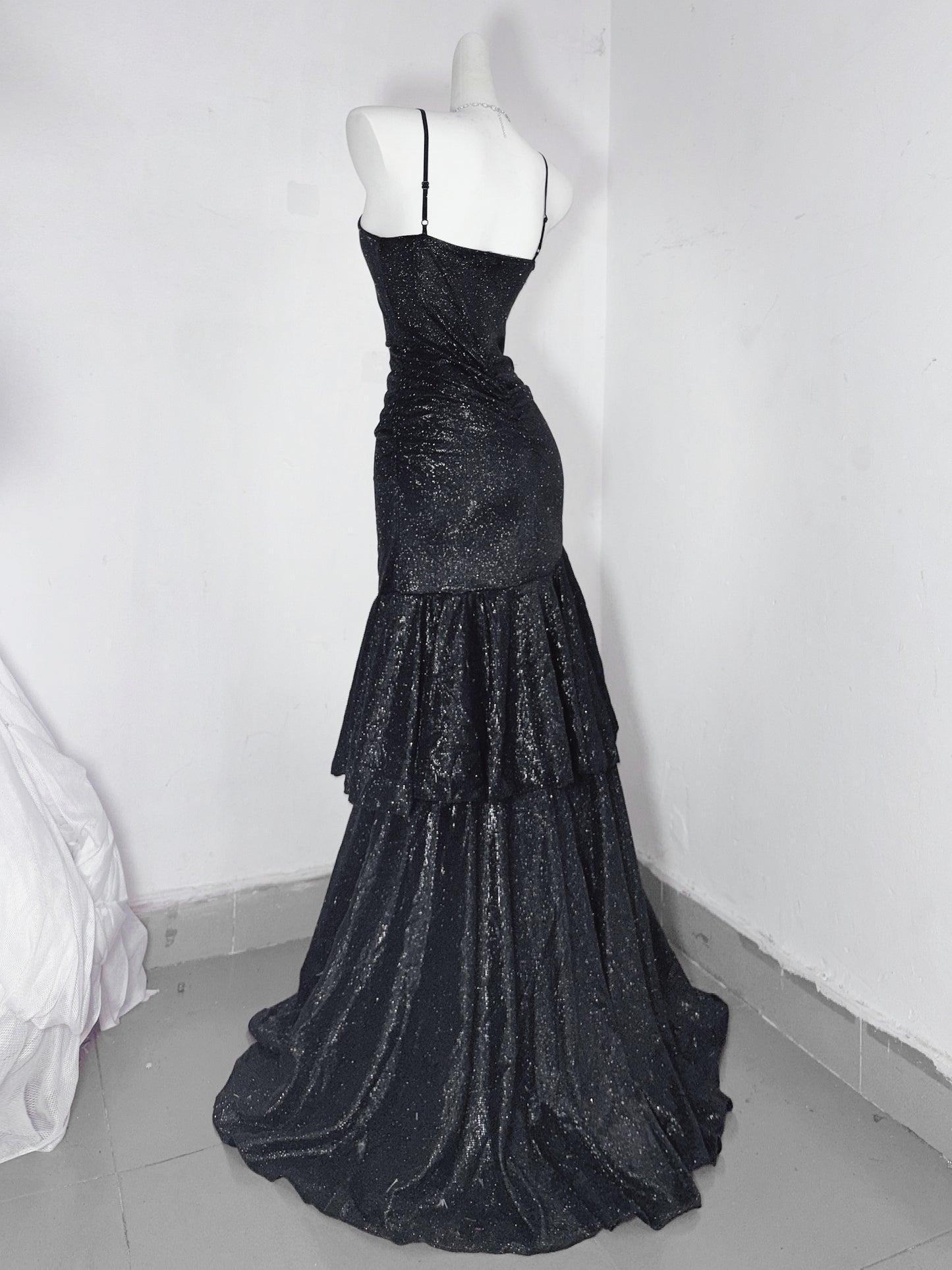 Chic Mermiad Spaghetti Strap Evening Dress Sequins Bow Black Prom Dress AP3193