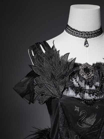 Gothic-Style Off Shoulder A-Line Birthday Gowns Rhinestone Beading Sequins Appliques Embroidery Tulle Homecoming Dress AP3220