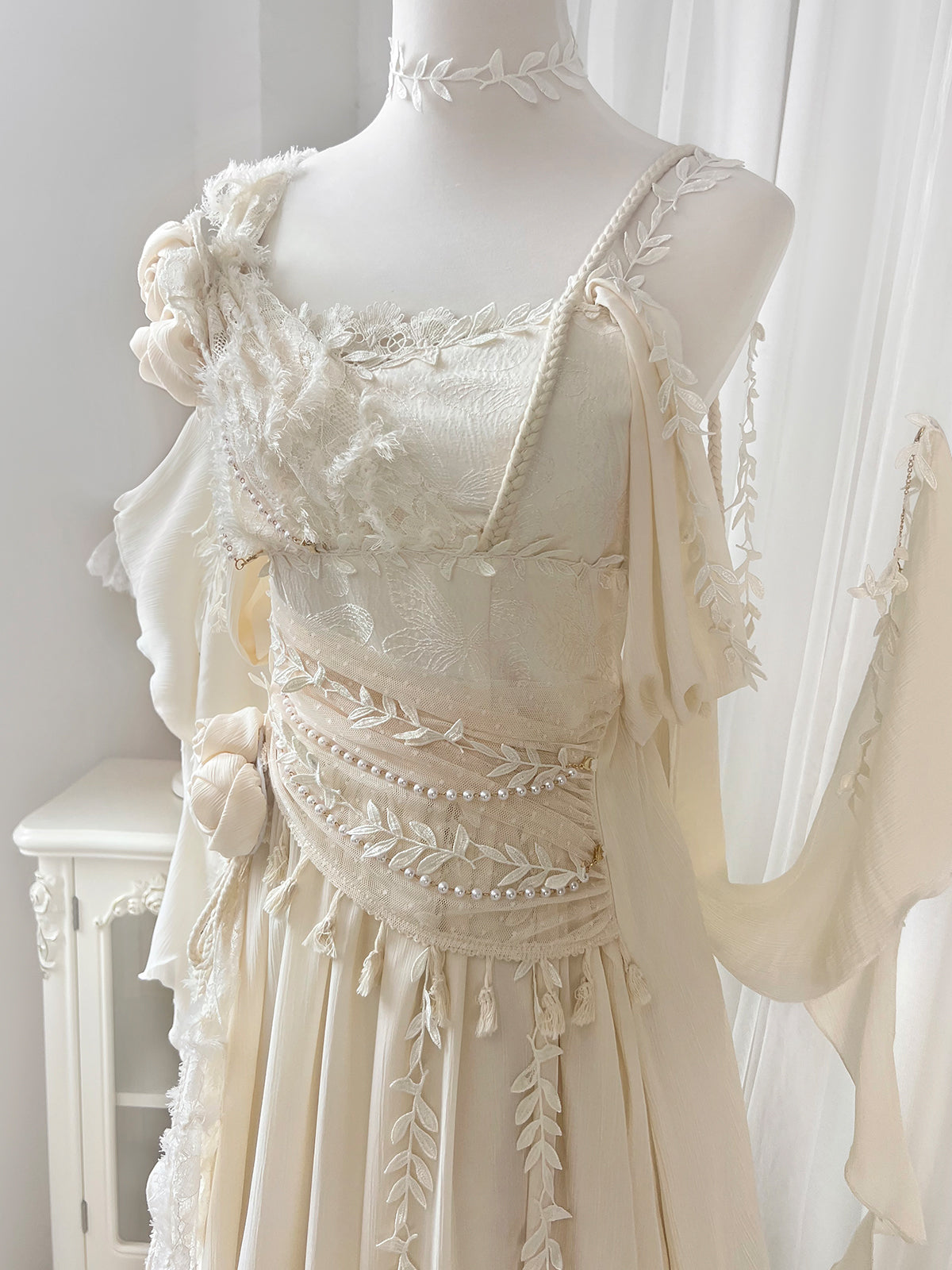 Flattering Off-Shoulder A-Line Formal Dresses Lace Beading Handmade Flowers Prom Dress AP3231