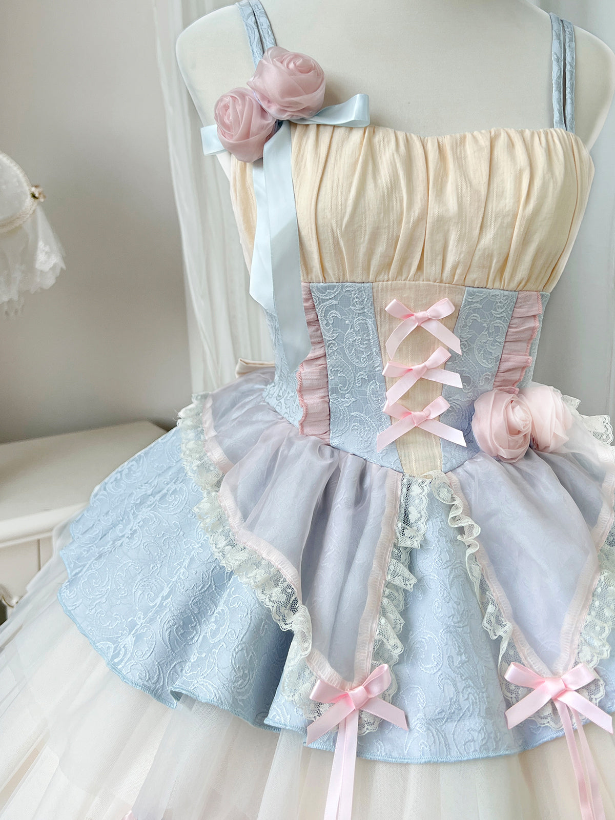 Attractive Spaghetti Straps A-Line Birthday Dress Appliques Bows Lace Tiered Tulle Homecoming Dress AP3233