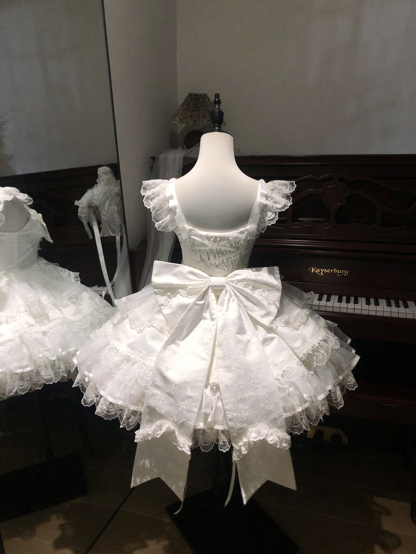 Gen Z Style Spaghetti Straps A-Line Tiered Birthday Dress Bows Jacquard Lace White Homecoming Dress AP3242