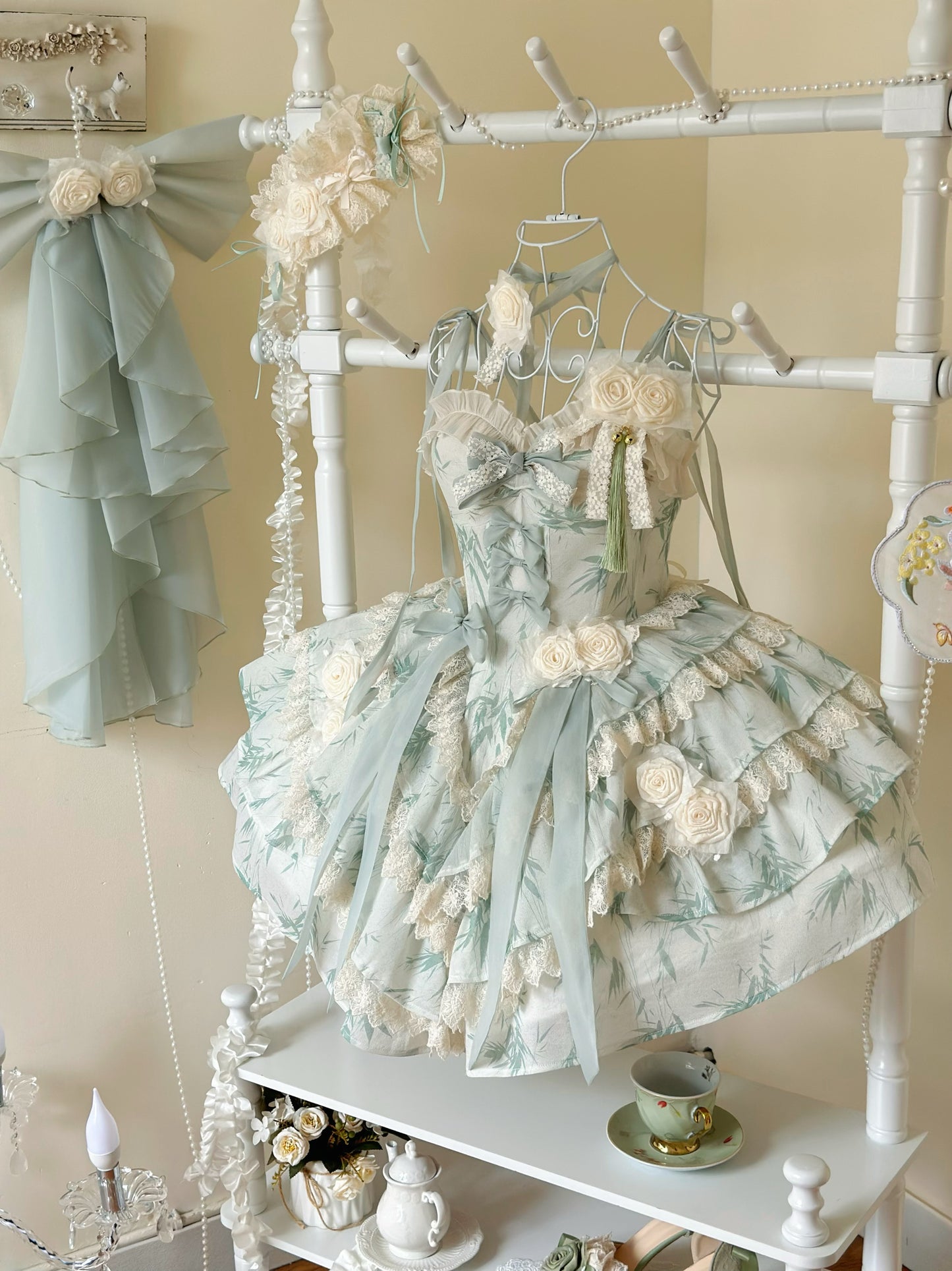 Cute A-Line Spaghetti Straps Birthday Dress Handmade Flowers Lace Bows Tiered Homecoming Dress AP3256