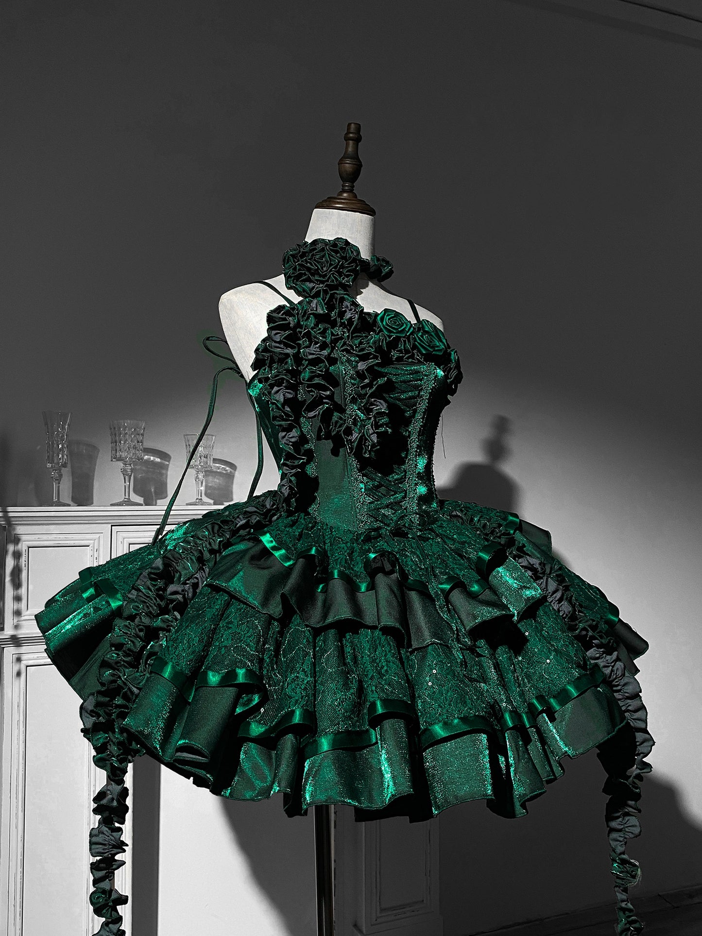 Charming A-Line Halter Neck Ruffled Birthday Dresses Sequins Handmade Flowers Homecoming Dress AP3274