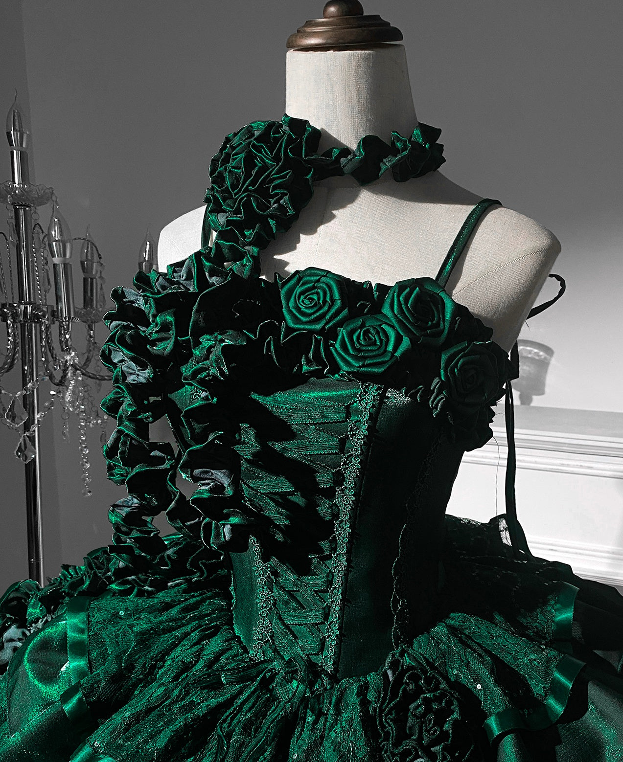 Charming A-Line Halter Neck Ruffled Birthday Dresses Sequins Handmade Flowers Homecoming Dress AP3274