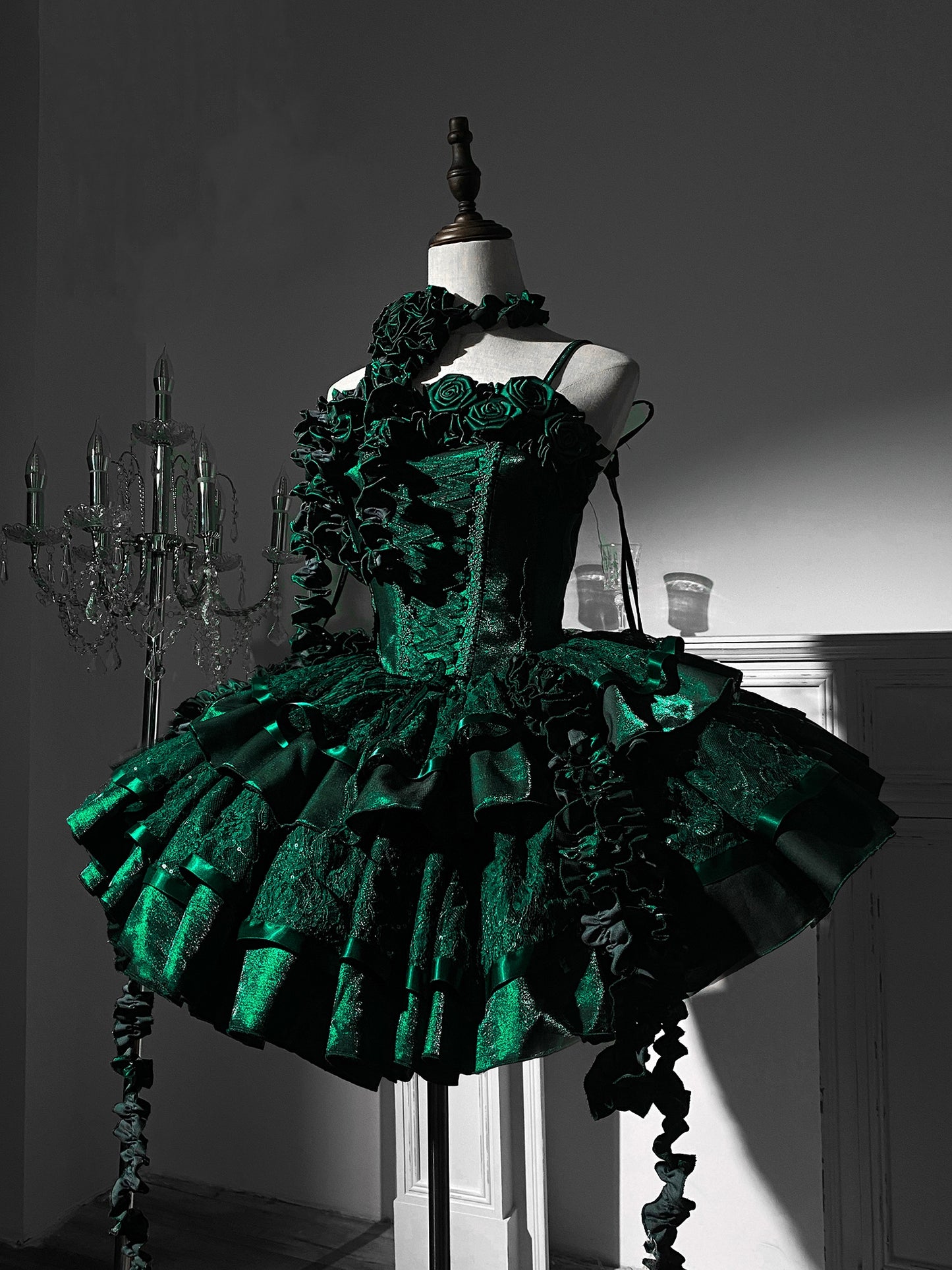 Charming A-Line Halter Neck Ruffled Birthday Dresses Sequins Handmade Flowers Homecoming Dress AP3274