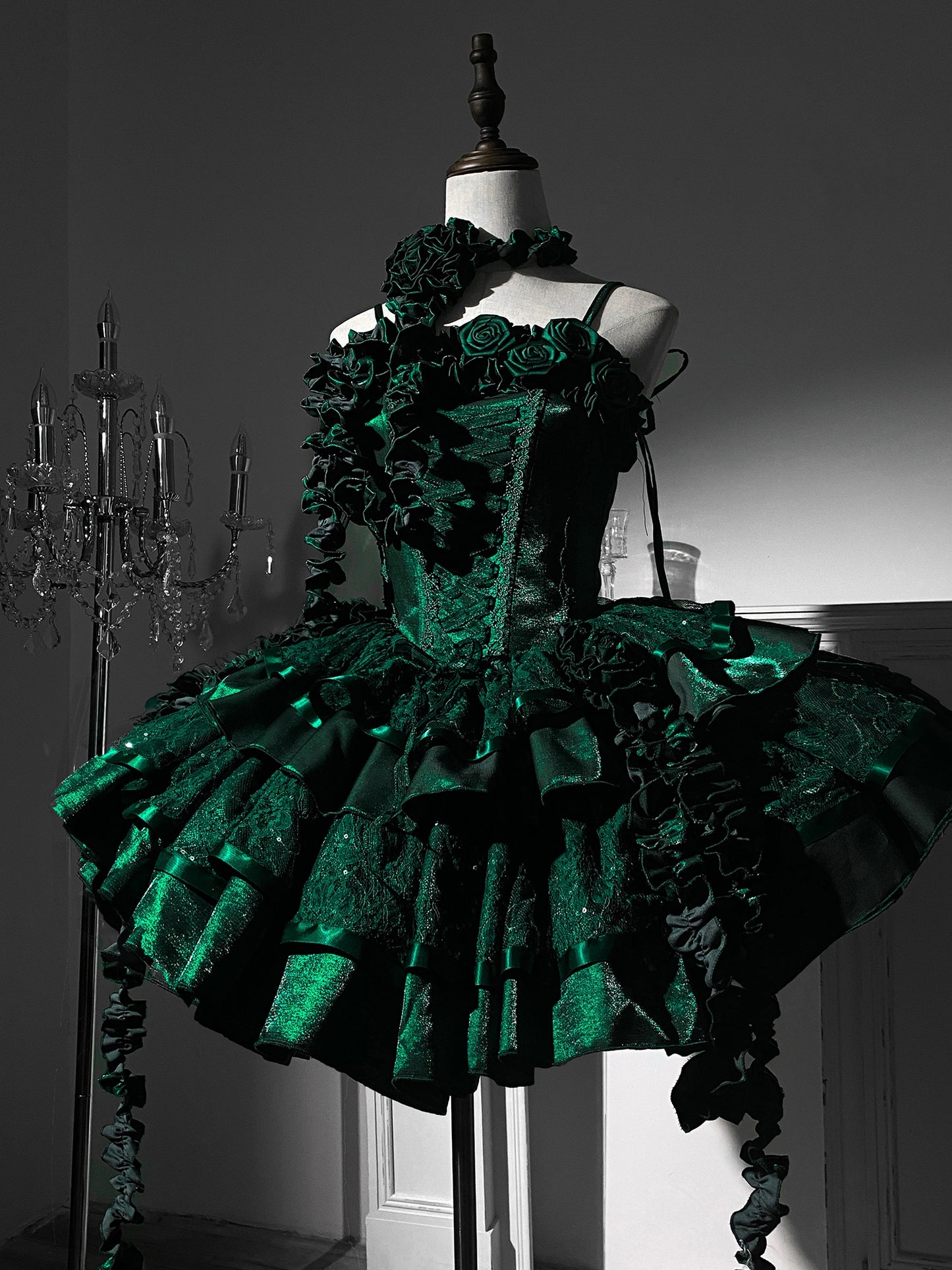 Charming A-Line Halter Neck Ruffled Birthday Dresses Sequins Handmade Flowers Homecoming Dress AP3274