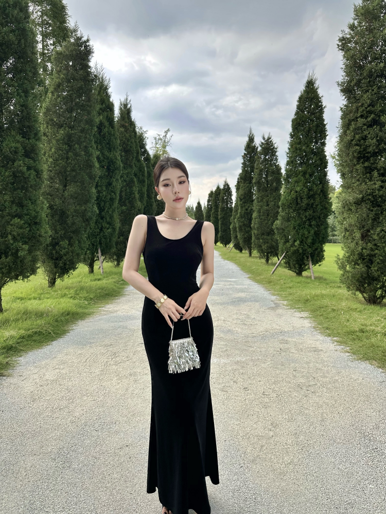 Simple Sheath Spaghetti Strap Formal Maxi Dress Sexy Black Velvet Long Dress AP3295