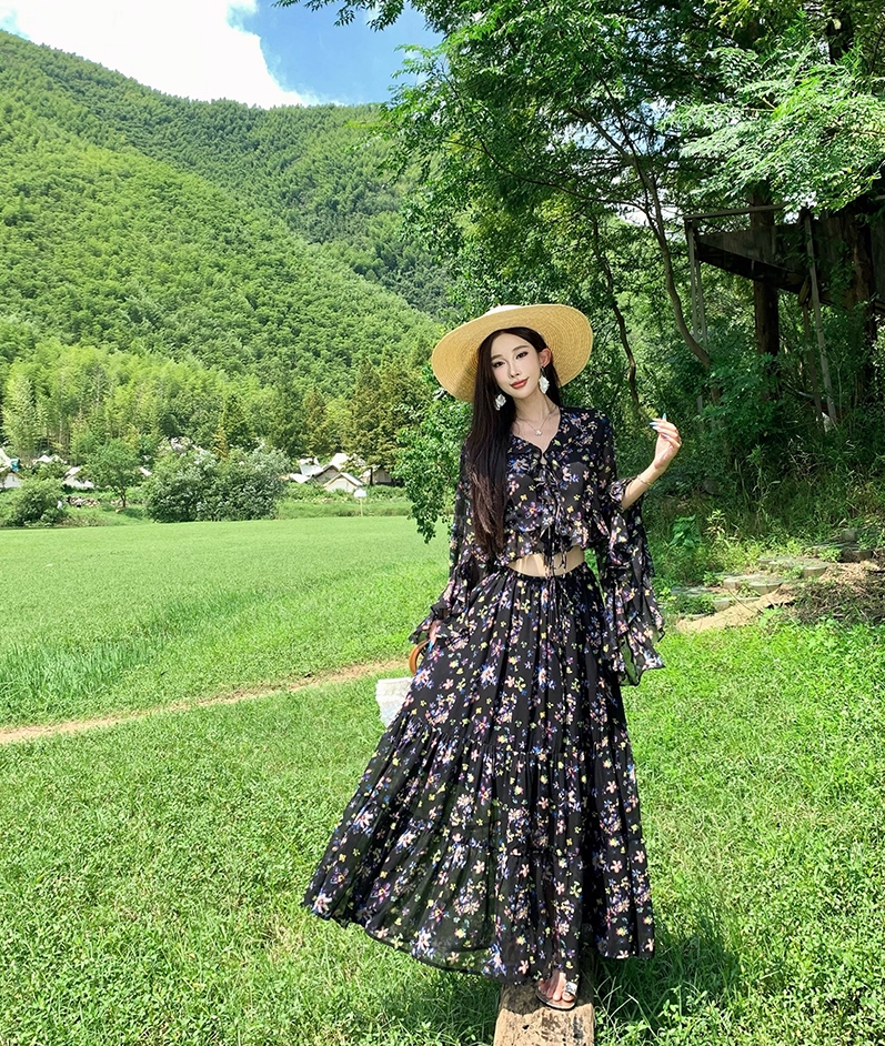 Vintage Floral Print Ruffled 2-Piece Set Maxi Dress Classical Open Waist Long Bell Sleeve Flowy Long Dress AP3304