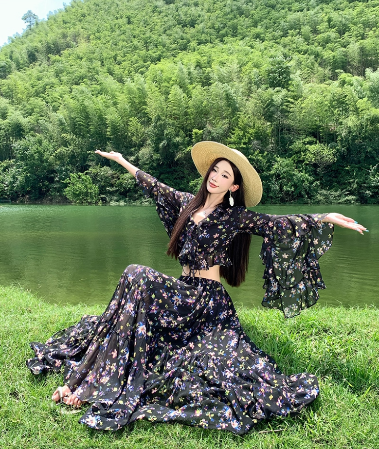 Vintage Floral Print Ruffled 2-Piece Set Maxi Dress Classical Open Waist Long Bell Sleeve Flowy Long Dress AP3304