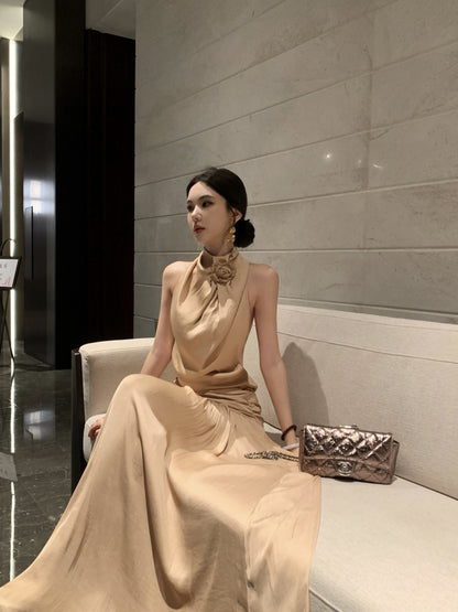 Gorgeous Sleeveless Halter Neck A-Line Maxi Dress 3D Flower Backless Pleated Long Dress AP3318