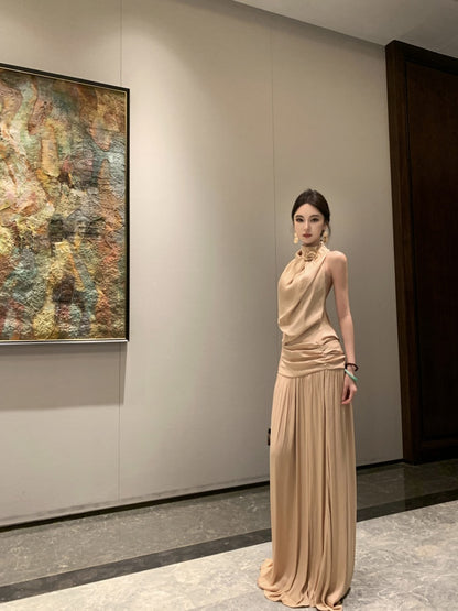 Gorgeous Sleeveless Halter Neck A-Line Maxi Dress 3D Flower Backless Pleated Long Dress AP3318