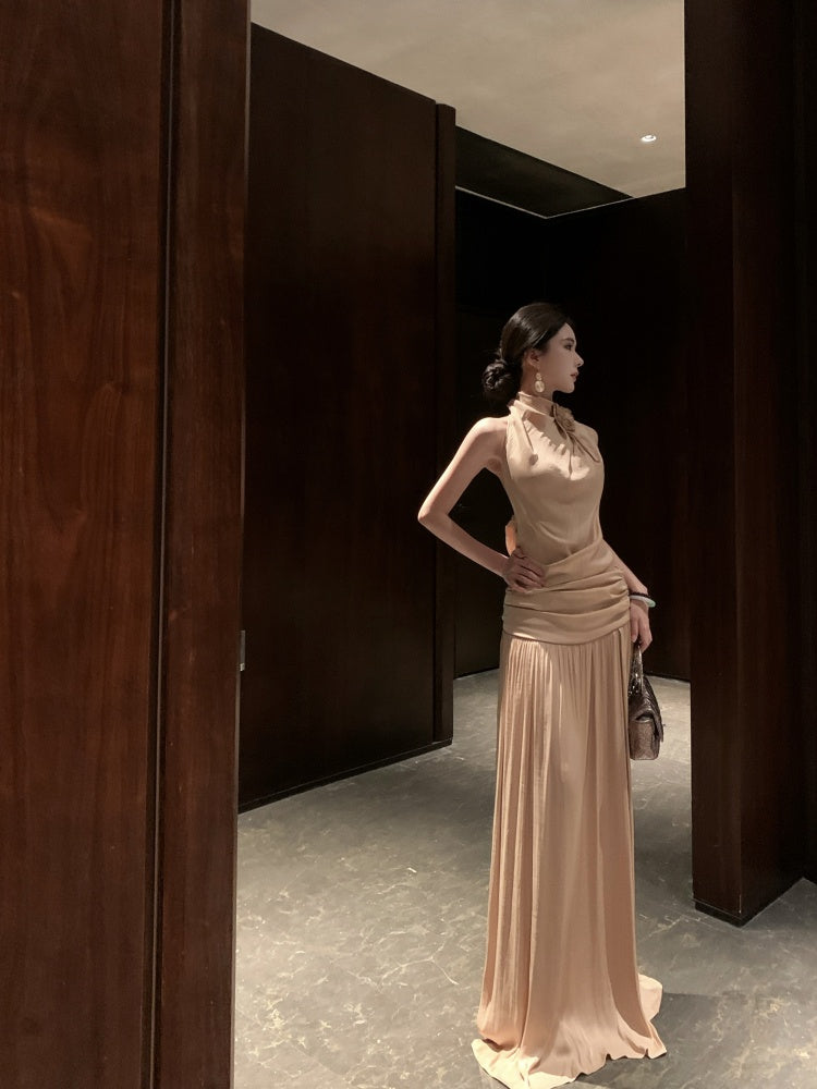 Gorgeous Sleeveless Halter Neck A-Line Maxi Dress 3D Flower Backless Pleated Long Dress AP3318