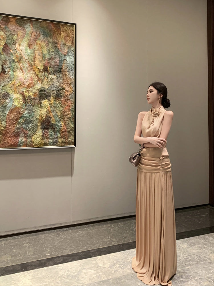 Gorgeous Sleeveless Halter Neck A-Line Maxi Dress 3D Flower Backless Pleated Long Dress AP3318