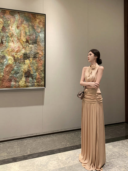 Gorgeous Sleeveless Halter Neck A-Line Maxi Dress 3D Flower Backless Pleated Long Dress AP3318