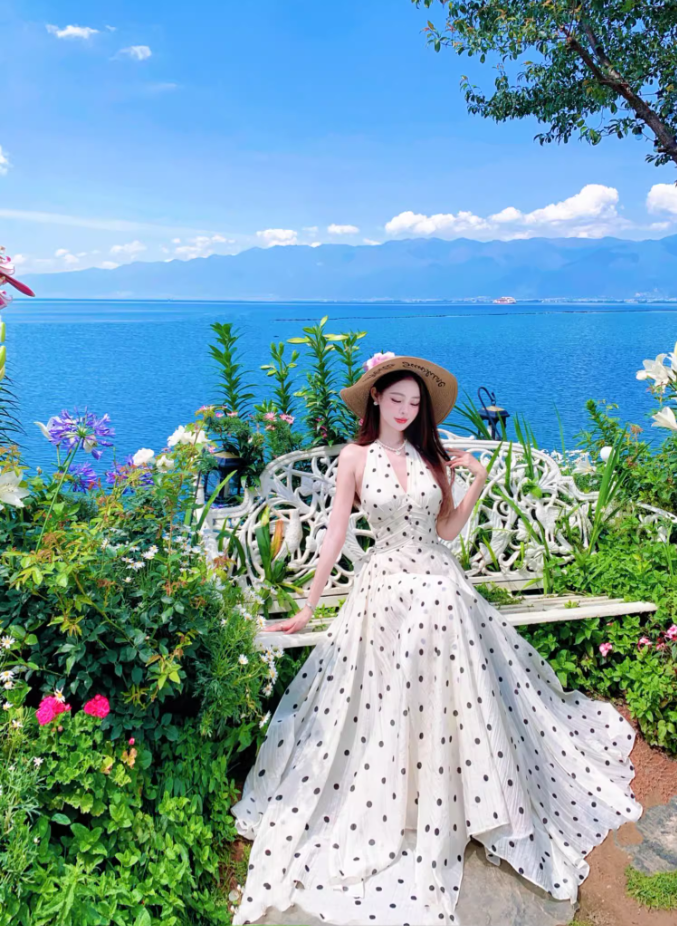 Vogue Halter Neck A-Line Maxi Dress Chic Polka Dots Asymmetric Hem Long Dress AP3322