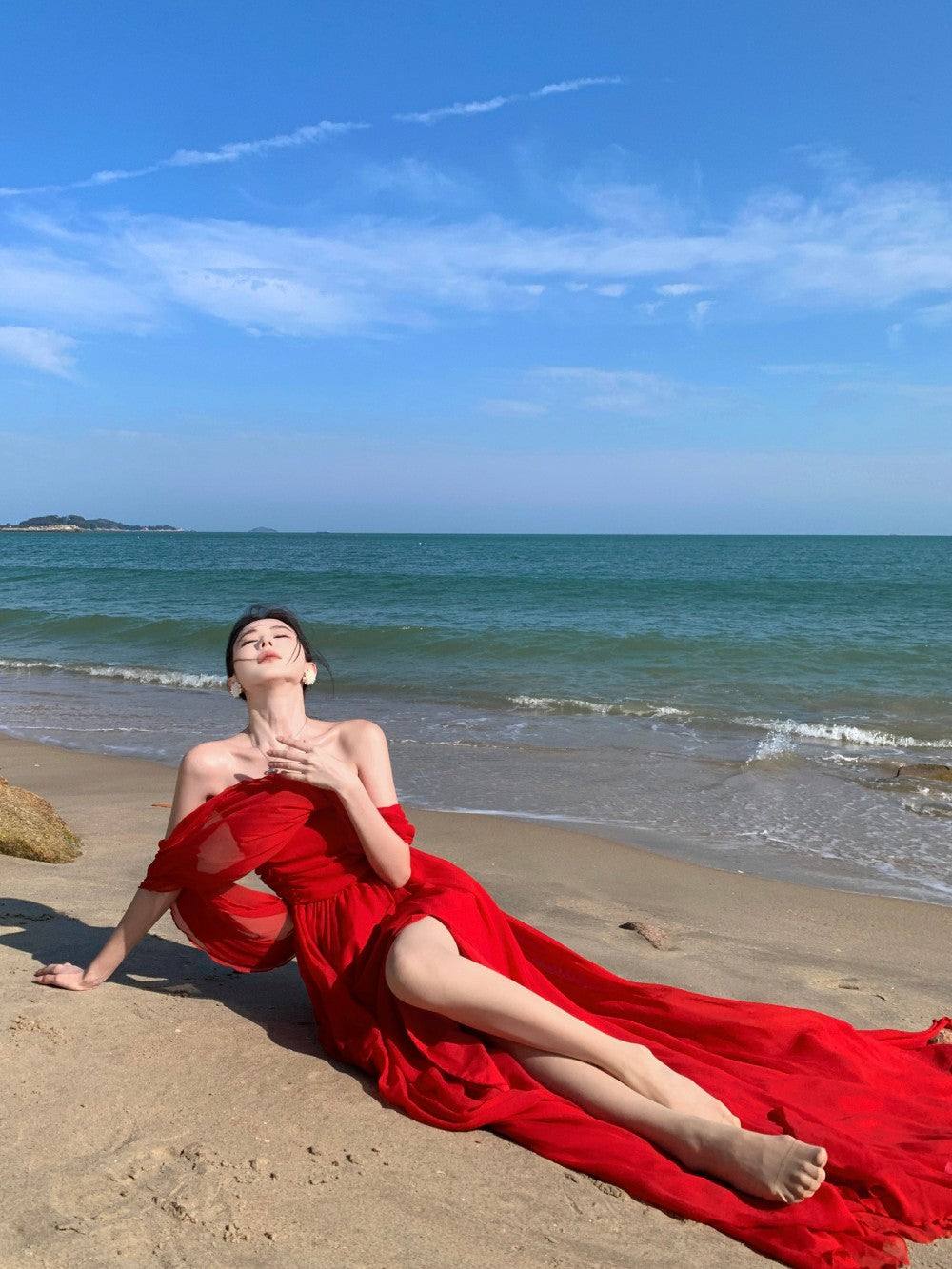 Glamorous Strapless A-Line Cinched Waist Maxi Dresses Charming Red Loose Fit High Slit Long Dress AP3354