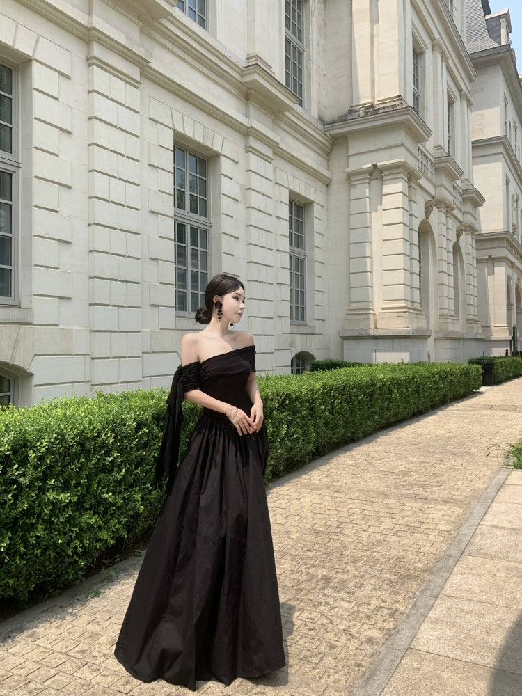 Minimalist Off-Shoulder Beach Vacations Maxi Dresses Simple A-Line Black Cinched-Waist Long Dress AP3358