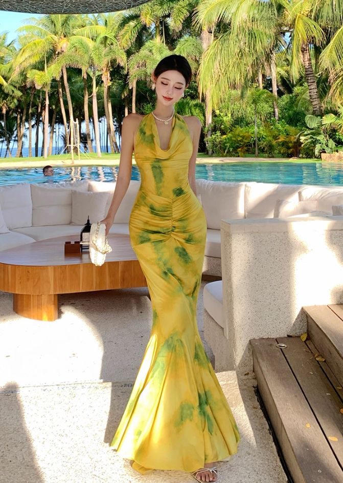 Dramatic Mermaid Halter Neck Maxi Dress Simple Backless Ruched Color-Block Long Dress AP3359