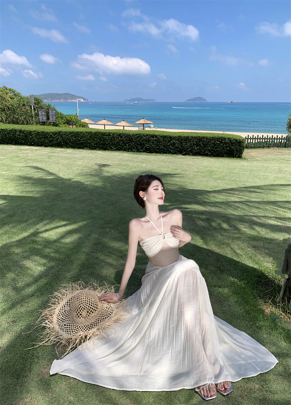 Fantastic Seaside Outfit A-Line Maxi Dress Modern Backless White Open-Waist Halter Long Dress AP3369