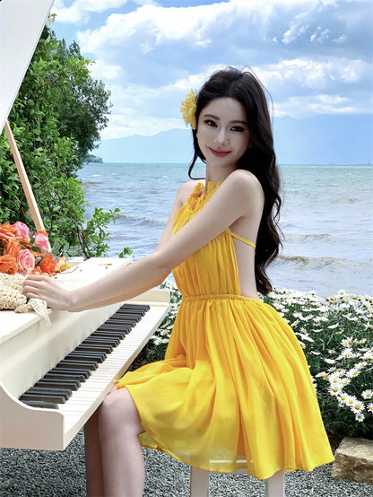 Classical A-Line Yellow Mini Skirt Charming Tie-Back Pleated Open-Back Halter Short Dress AP3370