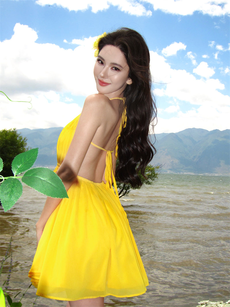 Classical A-Line Yellow Mini Skirt Charming Tie-Back Pleated Open-Back Halter Short Dress AP3370