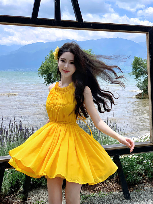 Classical A-Line Yellow Mini Skirt Charming Tie-Back Pleated Open-Back Halter Short Dress AP3370