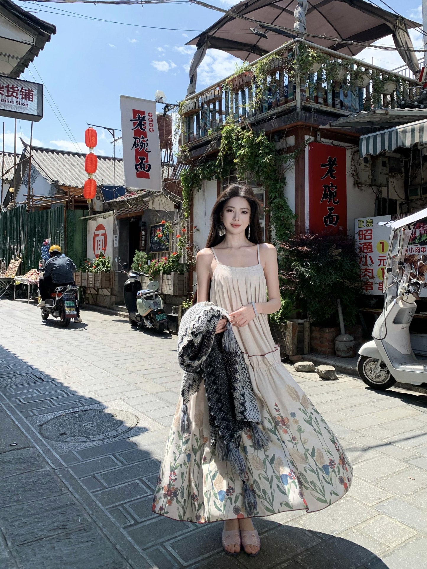 Graceful Spaghetti Strap A-Line Maxi Dress Boho-Inspired Ruffles Floral Print Loose Fit Long Dress AP3372