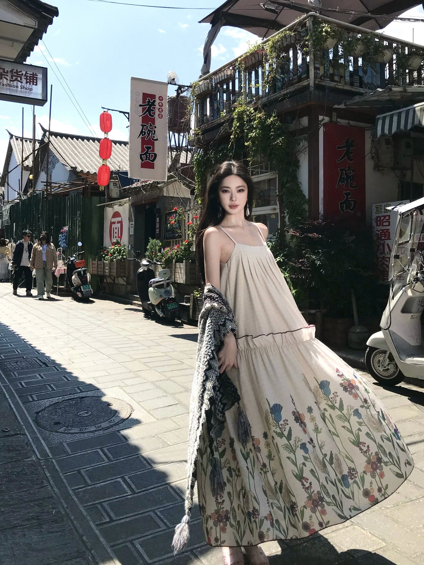 Graceful Spaghetti Strap A-Line Maxi Dress Boho-Inspired Ruffles Floral Print Loose Fit Long Dress AP3372