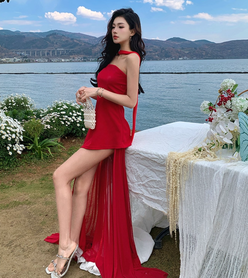 Romantic Strapless A-Line Asymmetric Hem Maxi Dresses Charming Red Tulle Splicing Slit Long Dress AP3379