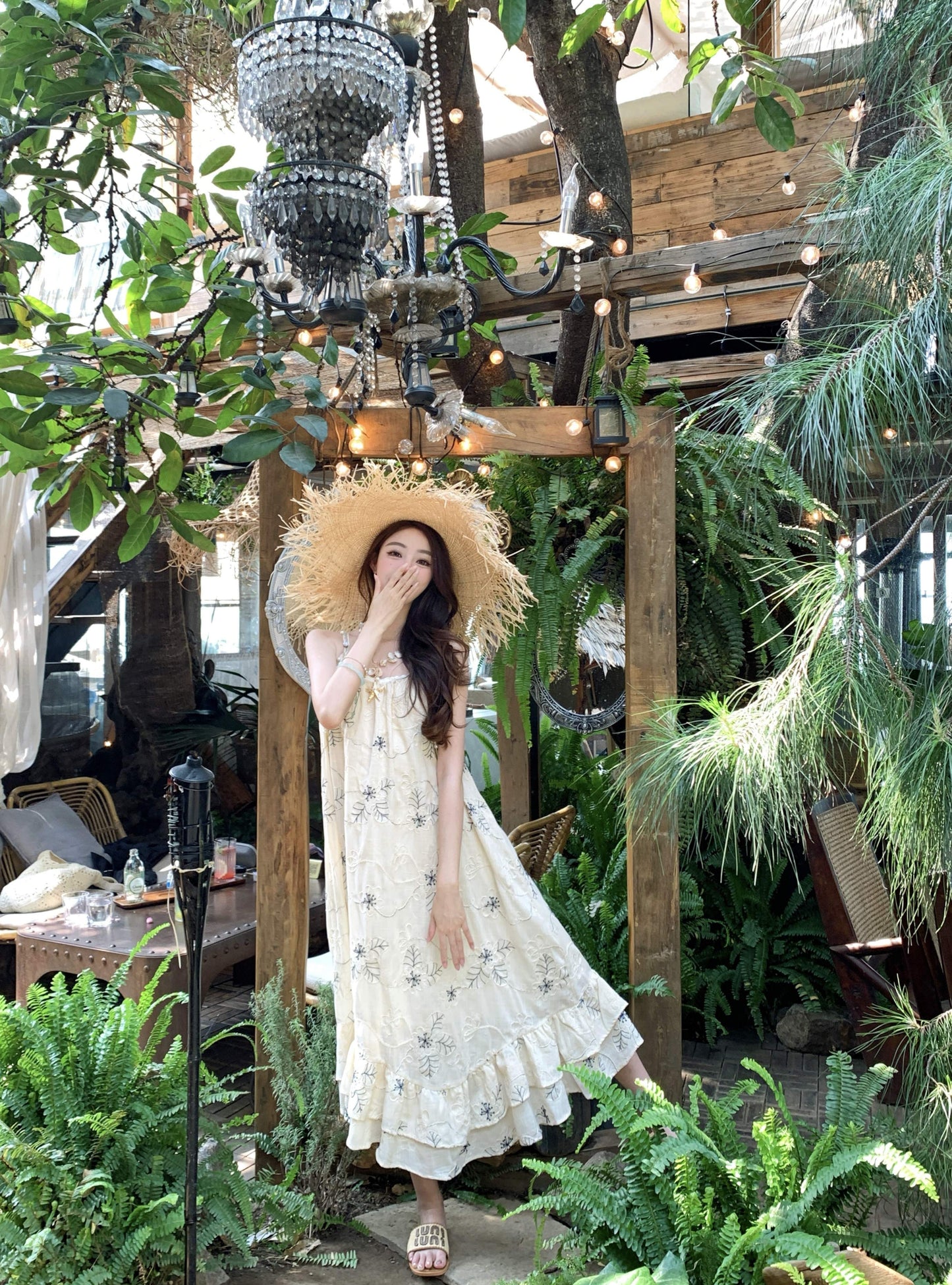 Fitted Spaghetti Strap A-Line Maxi Dress Stylish Tiered Hem Floral Print Long Dress AP3393