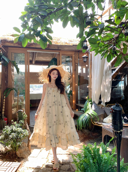 Fitted Spaghetti Strap A-Line Maxi Dress Stylish Tiered Hem Floral Print Long Dress AP3393