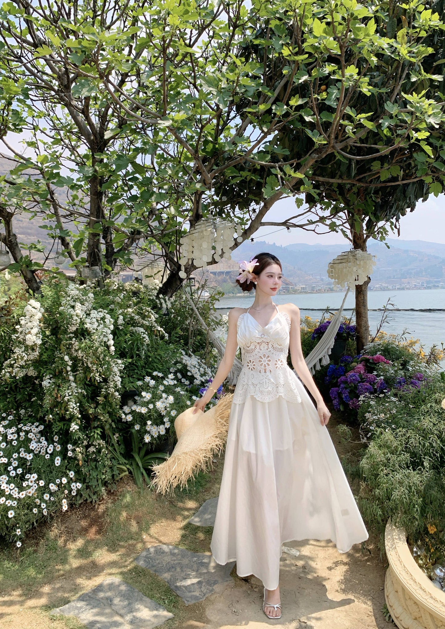 Fascinating A-Line Halter Neck Maxi Dress Glorious Lace Cutout Backless Tie-Back Long Dress AP3399