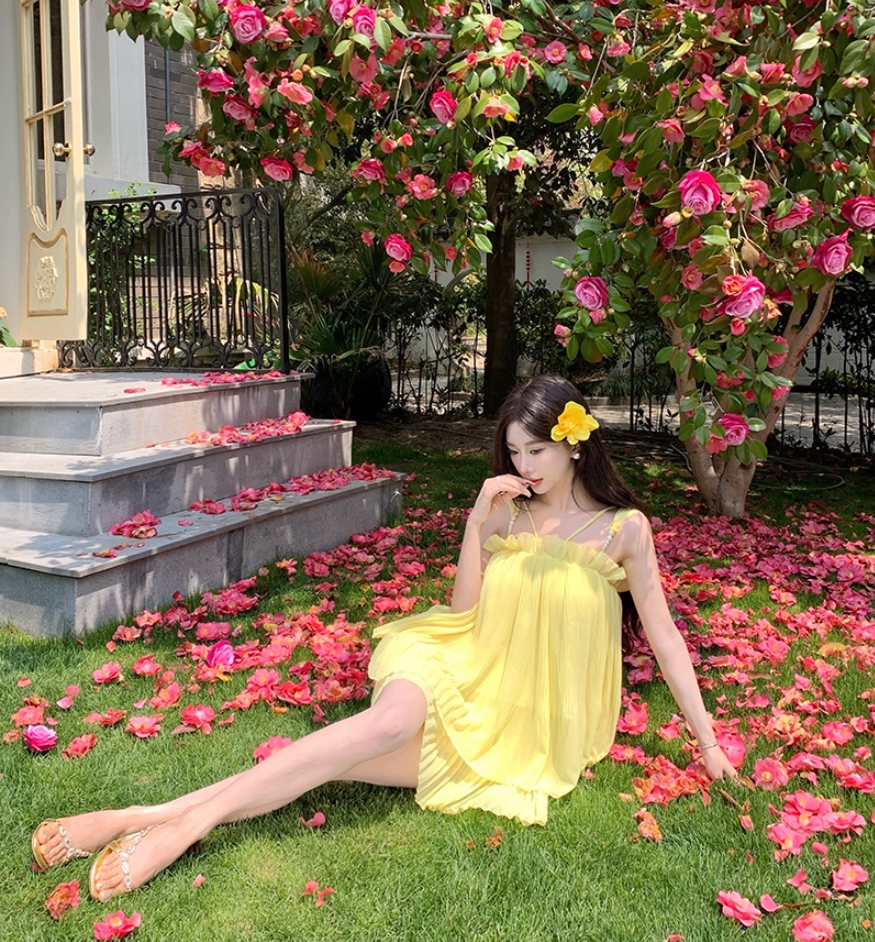 Lovely A-Line Beading Spaghetti Strap Mini Skirt Cute Yellow Tiered Tulle Flowy Short Dress AP3407