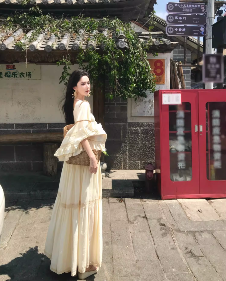 Vacays Outfit A-Line Long Bell-Sleeve Maxi Dress Casual Square Neck Cinched-Waist Ruffles Long Dress AP3412