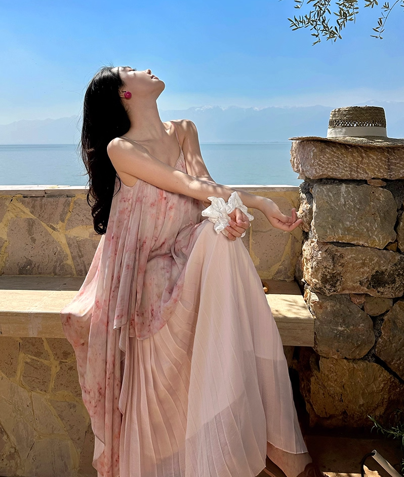 Fashionable A-Line Spaghetti Strap Maxi Dress Dreamy Pressed Pleated Tulle Floral Print Long Dress AP3436