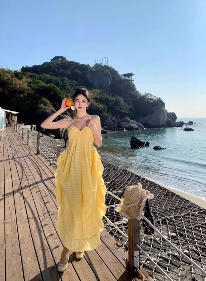 Artistic A-Line Backless Yellow Maxi Dress Dreamy Plaid Flowy Ruffles Halter Long Dress AP3446